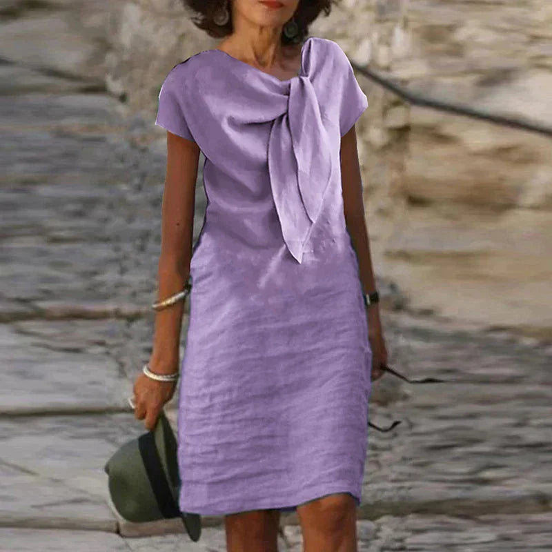 Elegantes drapiertes Leinen-Look-Kleid mit weicher Textur und lockerem Schnitt