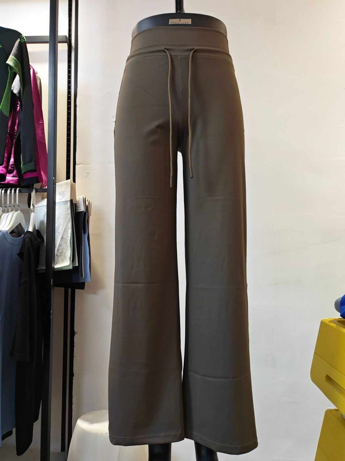 Damen-Hosen mit weitem Bein aus Leinenmischung und Kordelzugbund für den Alltag