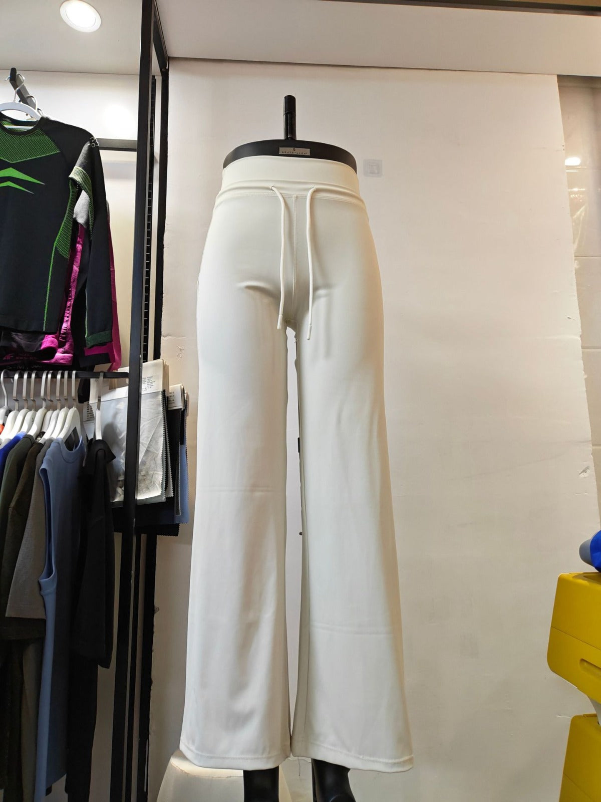 Damen-Hosen mit weitem Bein aus Leinenmischung und Kordelzugbund für den Alltag