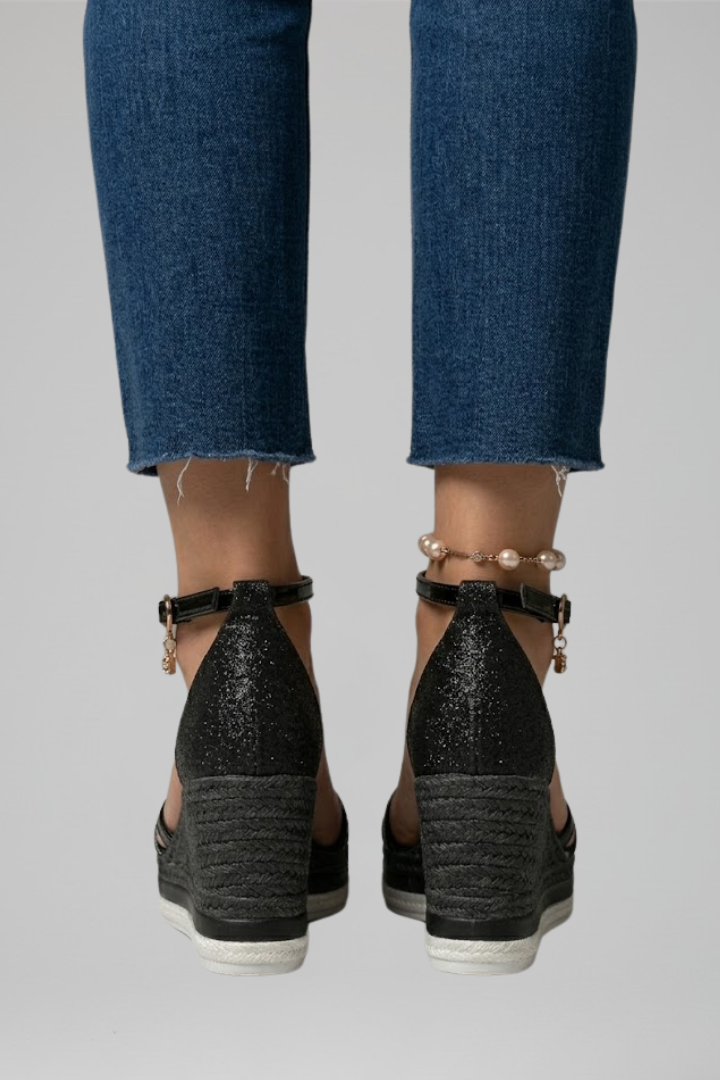 Sandalias de cuña con tira al tobillo y purpurina para mujer