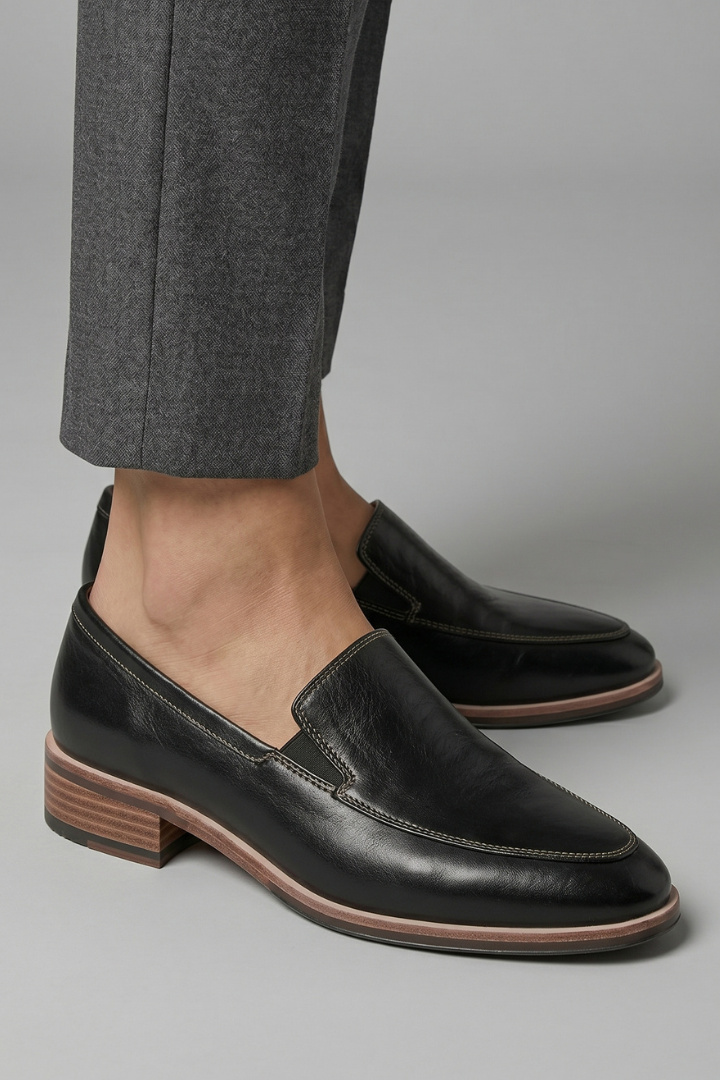 Mocasines sin cordones de punta fina para mujer