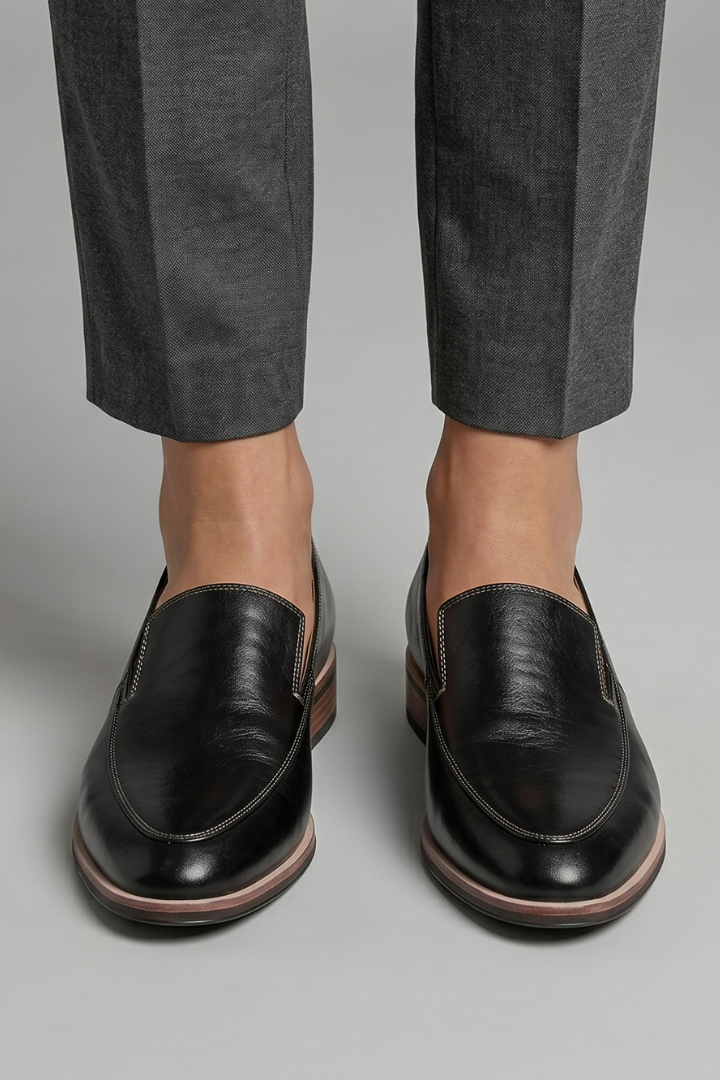 Mocasines sin cordones de punta fina para mujer