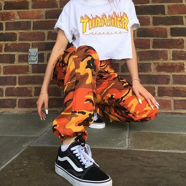 Baggy cargobukser med camouflage til kvinder