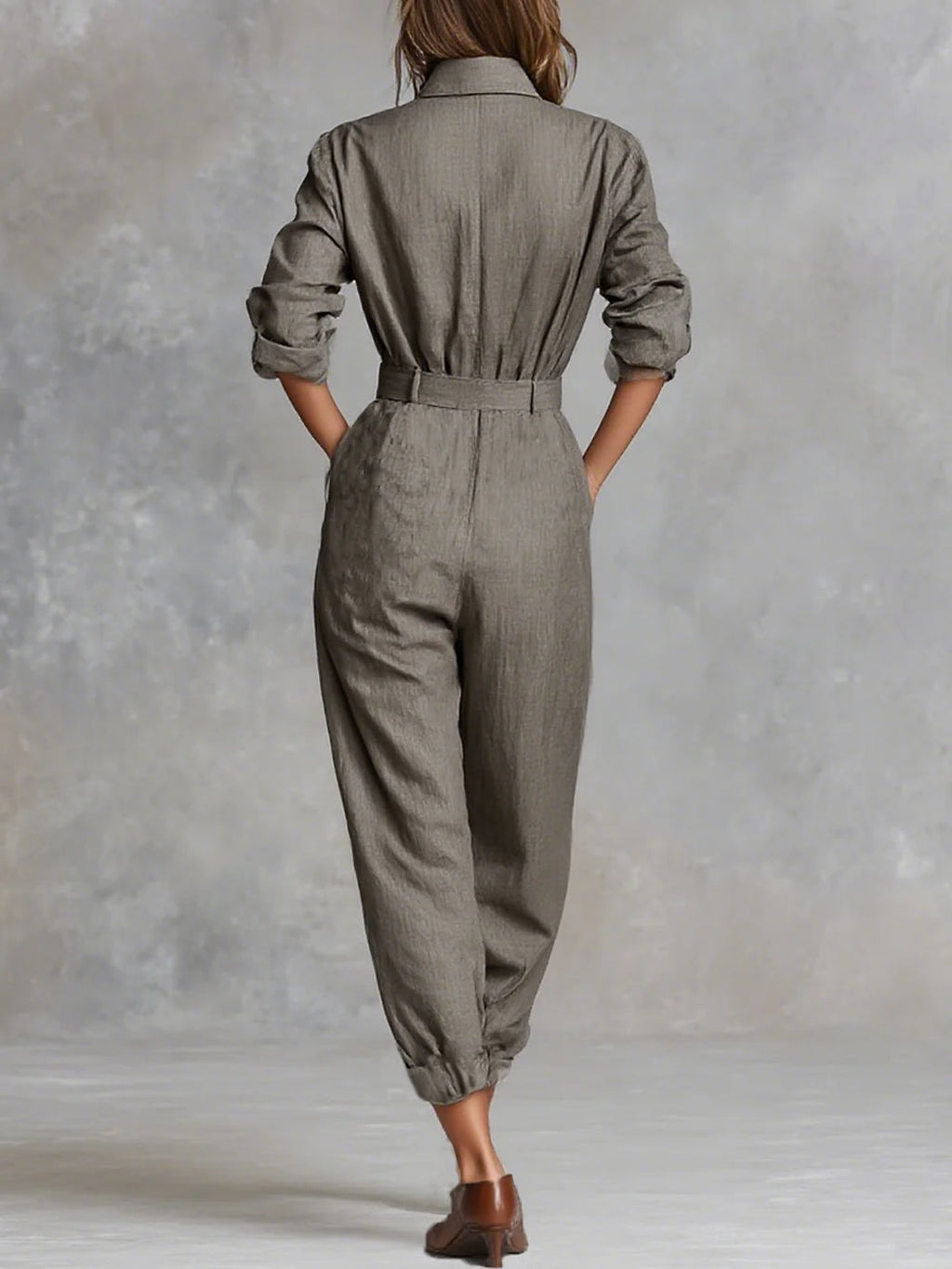 Damen entspannter Jumpsuit mit Hemdkragen und Knopfleiste vorne
