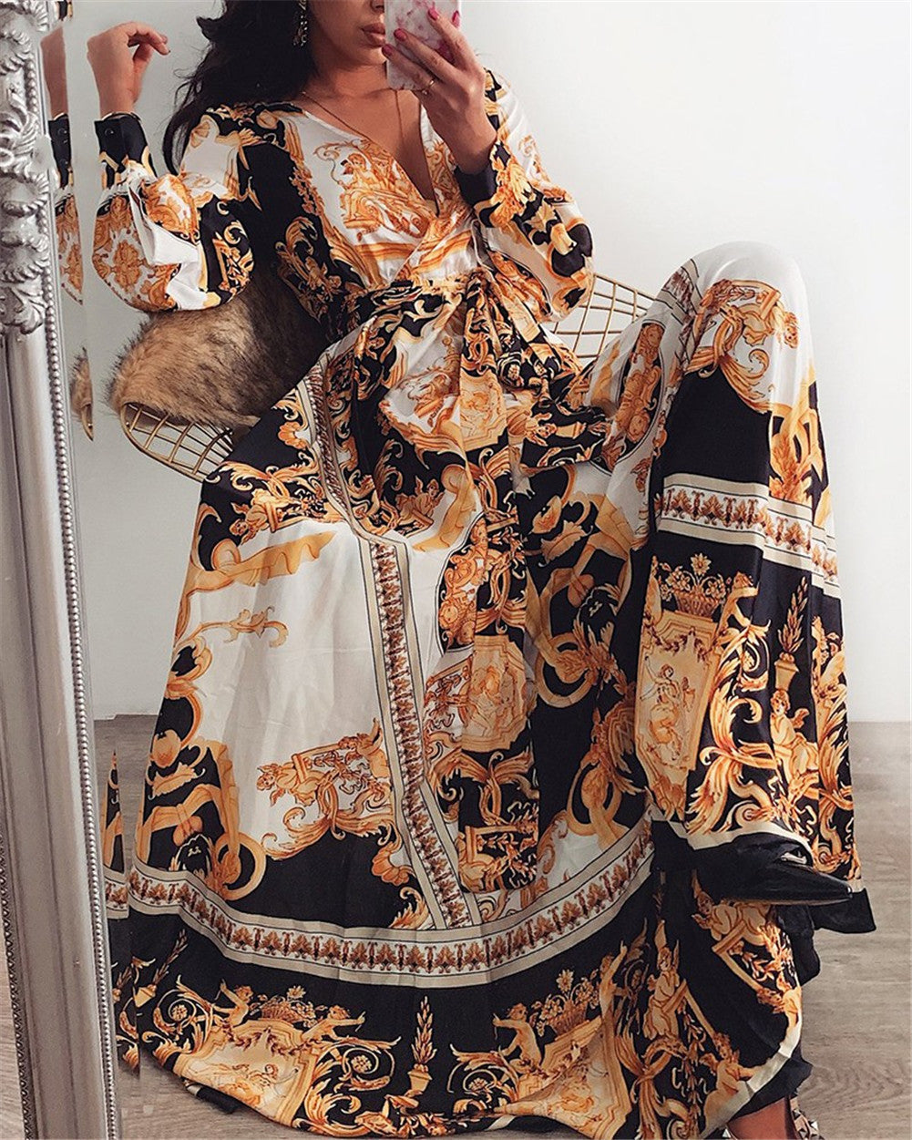 Maxikleid für Damen mit Barockmuster und langen Ärmeln
