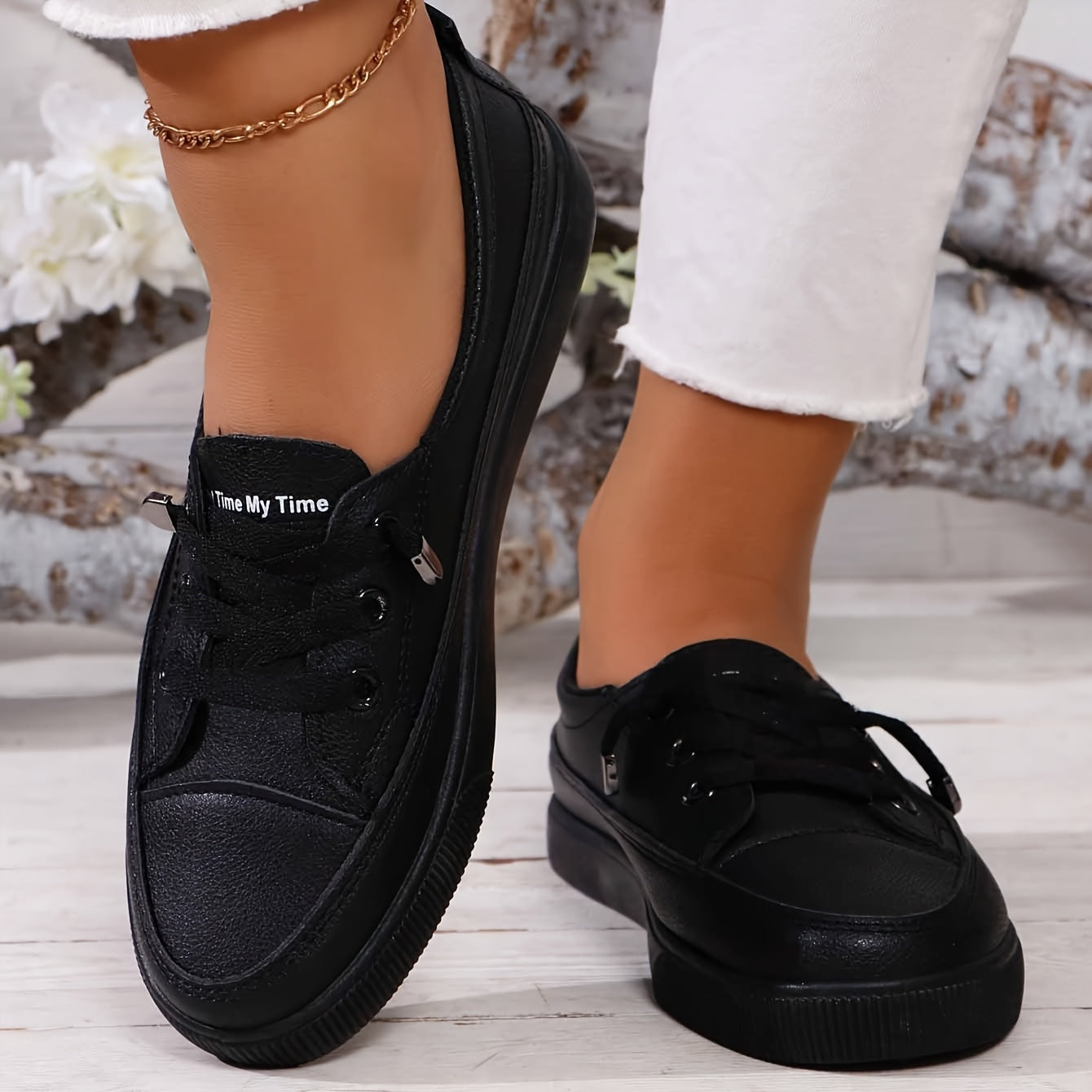 Damen Klassische Schnür-Sneaker mit niedrigem Schaft