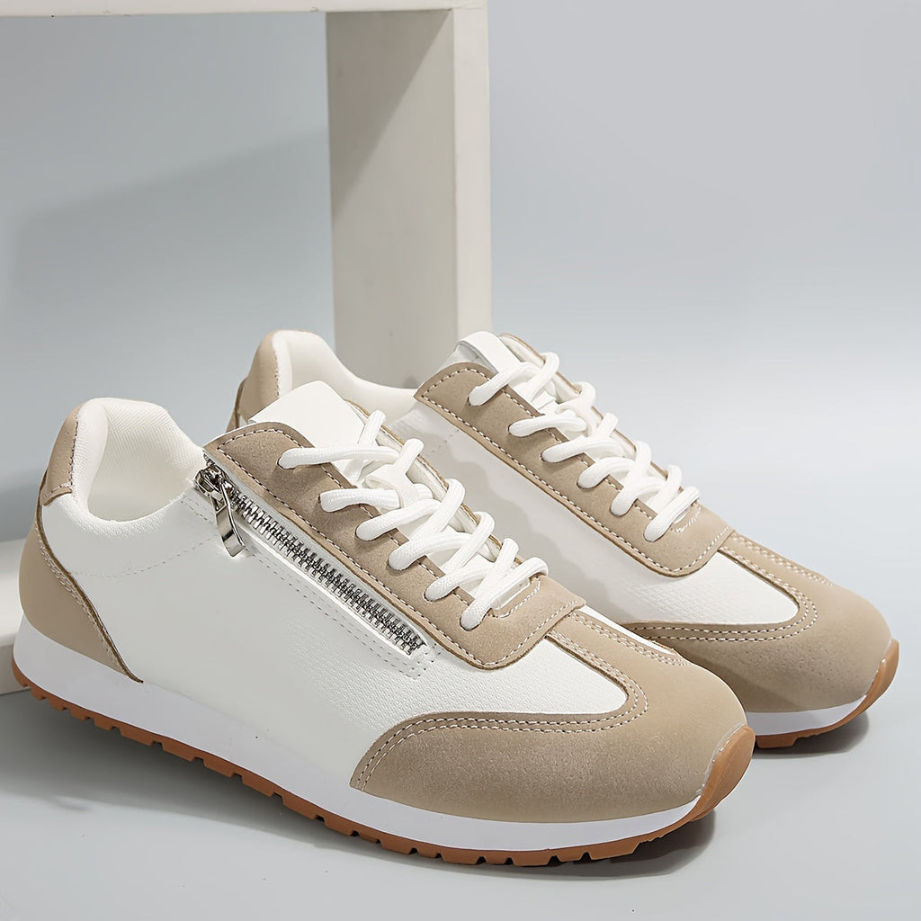 Damen-Sneaker mit kontrastierenden Einsätzen und Schnürung