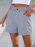 Gestreifte Damen-Shorts mit hohem Bund und Paperbag-Optik sowie umgeschlagenem Saum für den Alltag