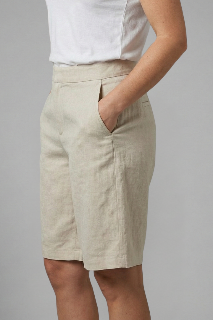 Women's Casual Bermuda Shorts with Side Pockets and Relaxed Fit