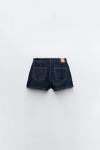 Sæt med denim-croptop og skort til kvinder