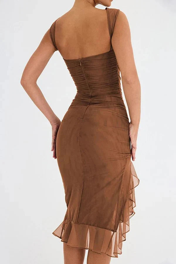 Damen Midikleid mit Raffung, Rüschensaum und ärmelloser, figurbetonter Passform