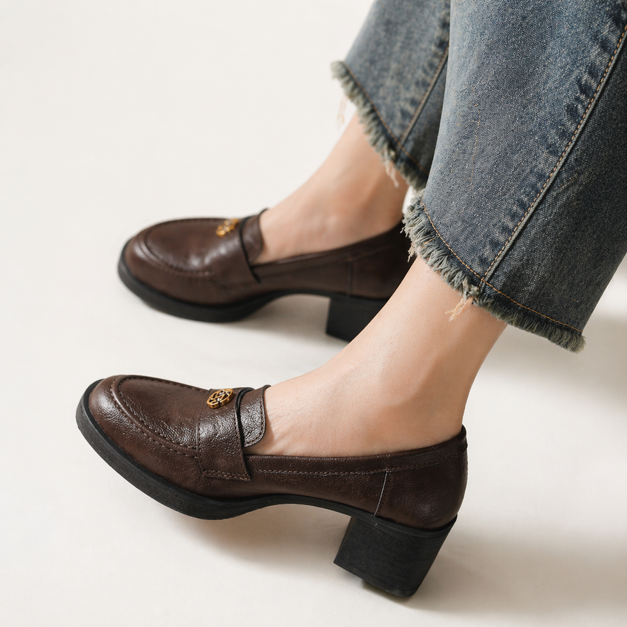 Mocassins pour femmes à talon carré et à enfiler