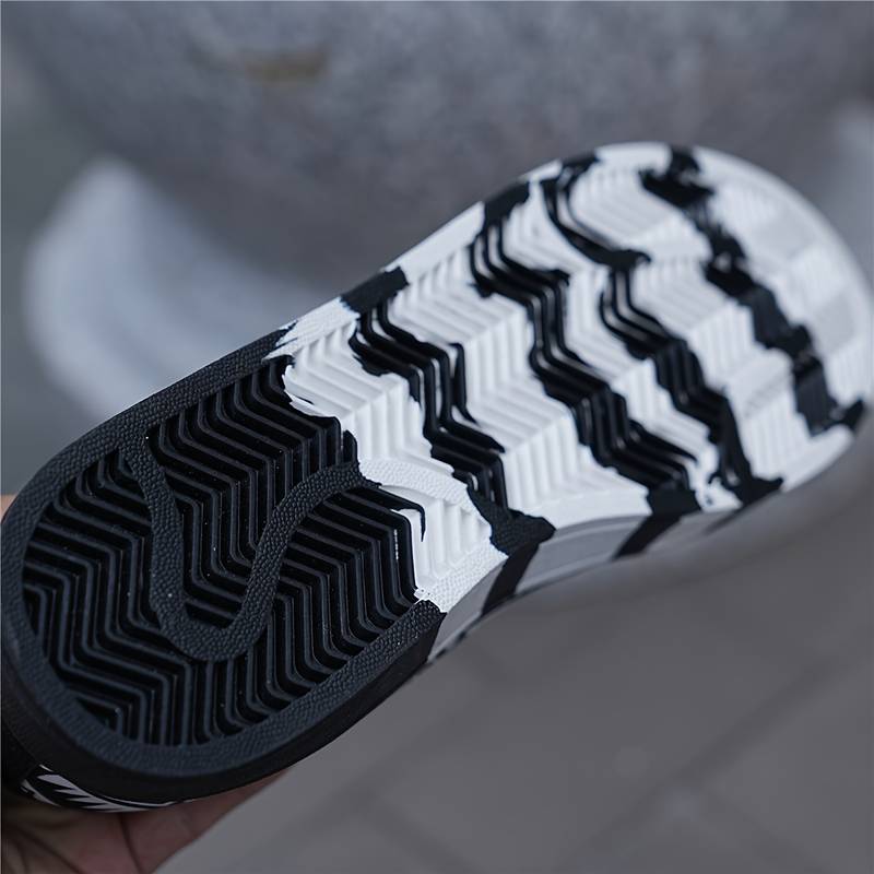 Herren Skateschuhe mit auffälligem Grafikmuster und rutschfester Sohle