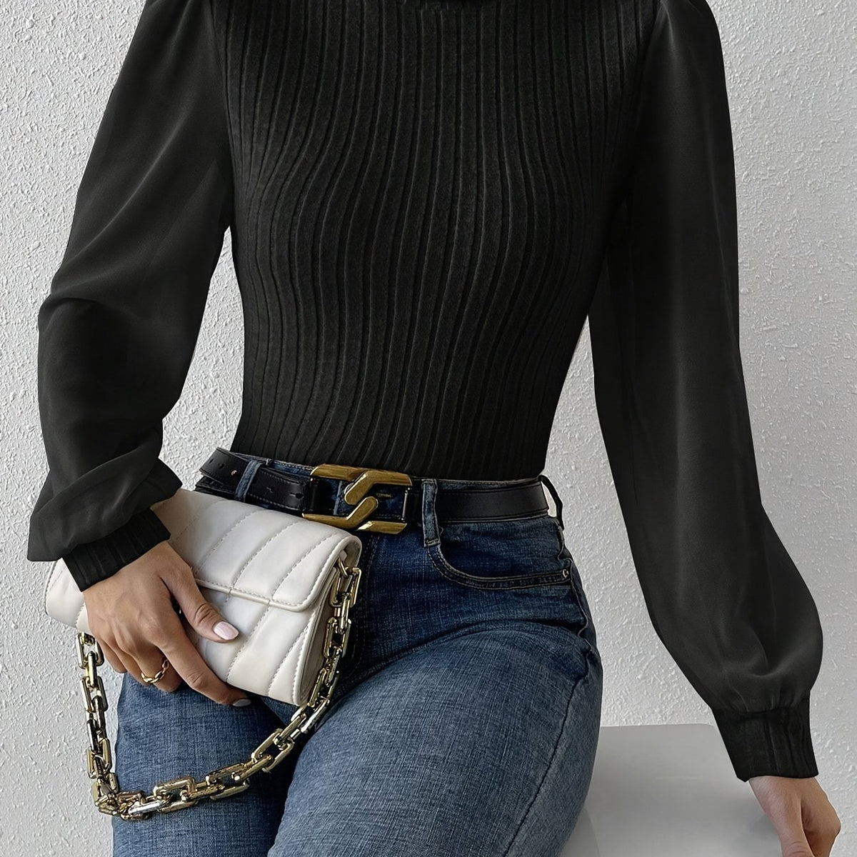 Haut pour femme à col roulé côtelé et manches contrastantes