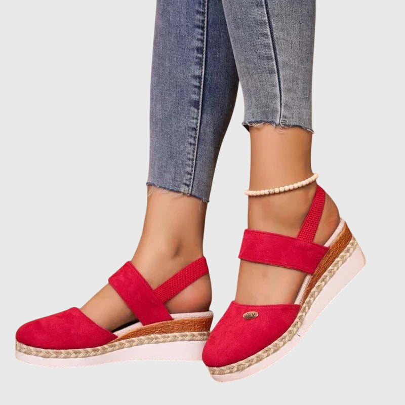 Damskie espadryle na płaskiej podeszwie ze zapięciem na pięcie
