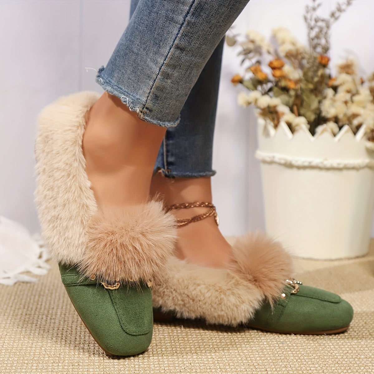 Mules chaussons pour femme bordés de fausse fourrure