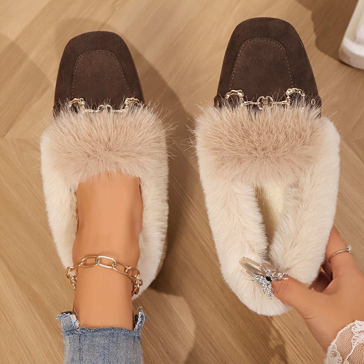 Mules chaussons pour femme bordés de fausse fourrure