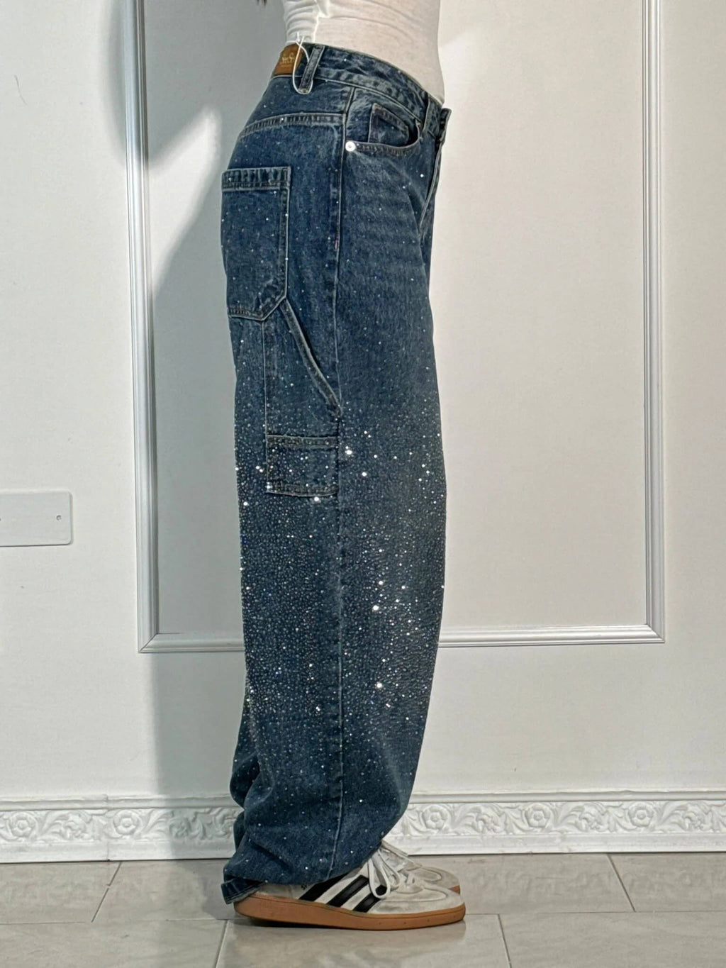 Damen-Jeans mit hohem Bund, geradem Bein und funkelnden Strasssteinen, komplett verziert
