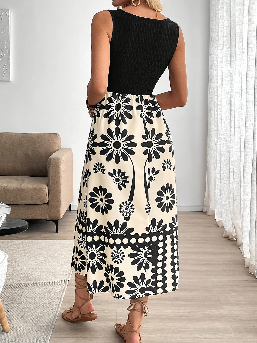 Women’s Retro Floral Midi Dress with Sleeveless Flowing Design