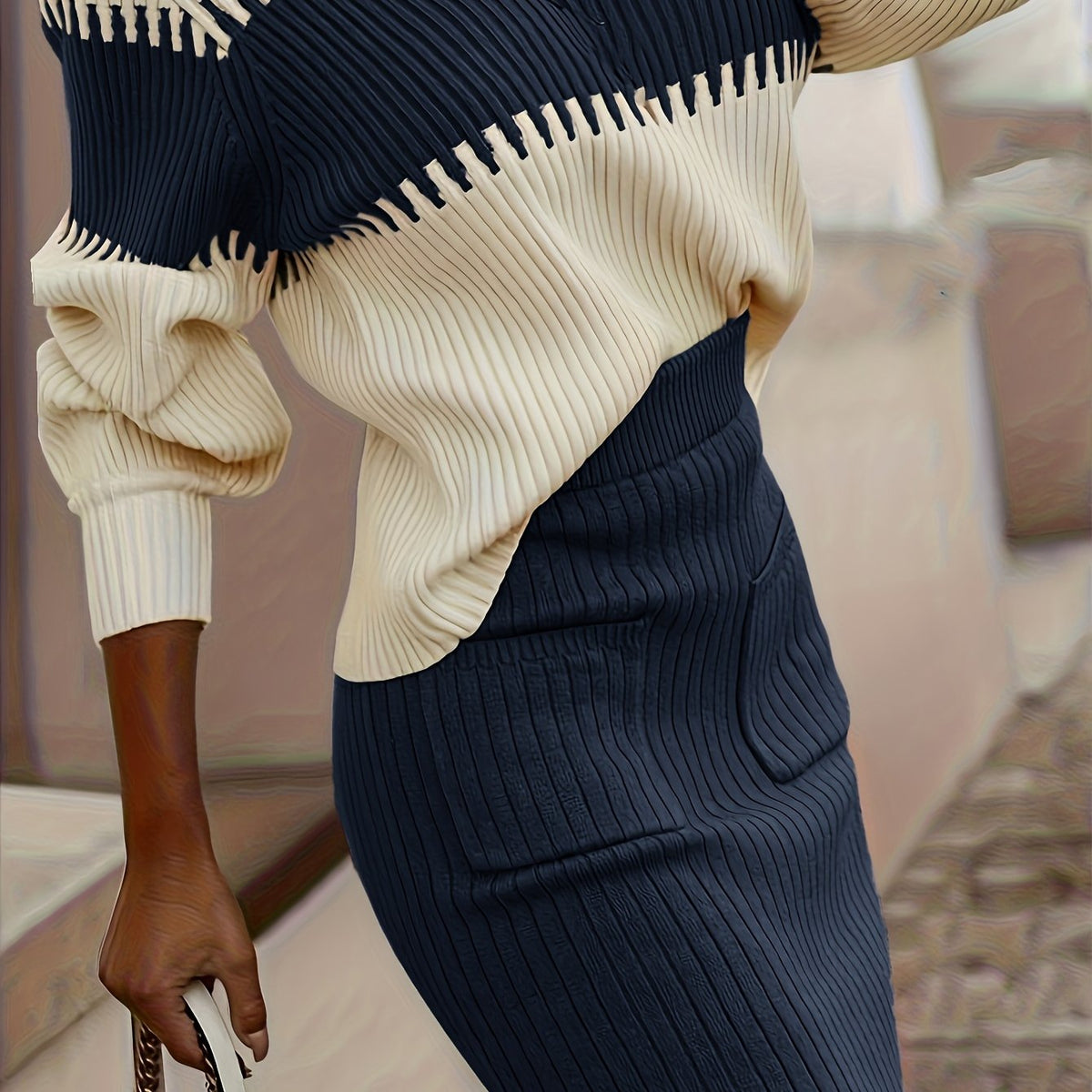 Ensemble pull en maille côtelée et jupe midi pour femme