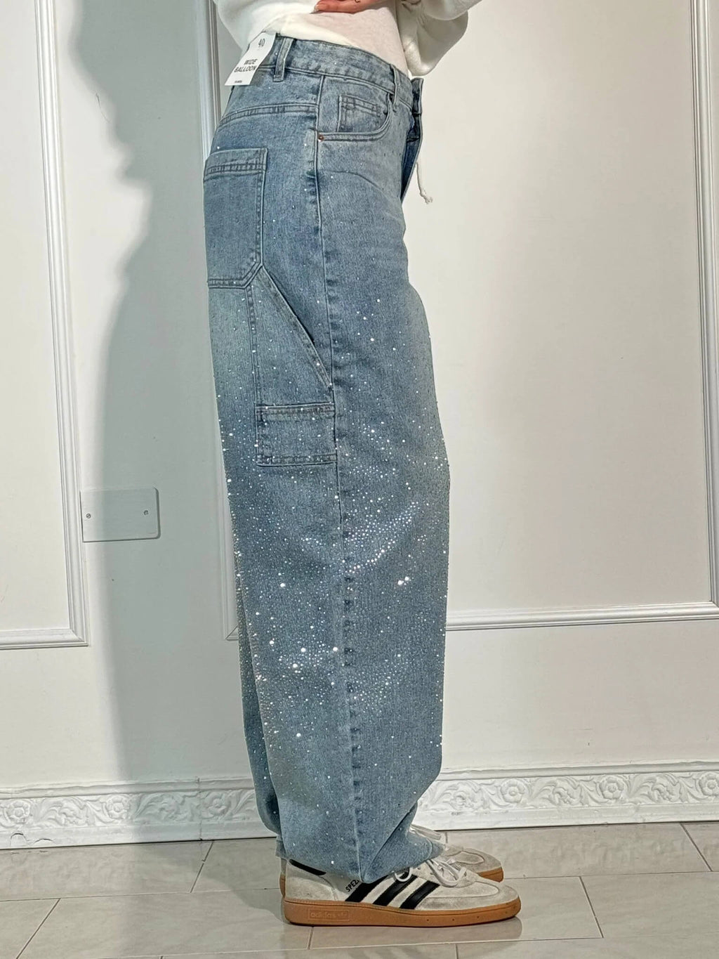 Damen-Jeans mit hohem Bund, geradem Bein und funkelnden Strasssteinen, komplett verziert