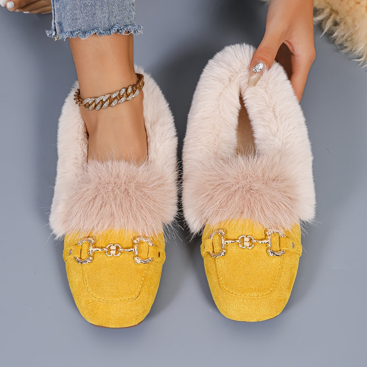 Mules chaussons pour femme bordés de fausse fourrure