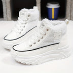 Høje sneakers med platformssål og sherpakant til kvinder