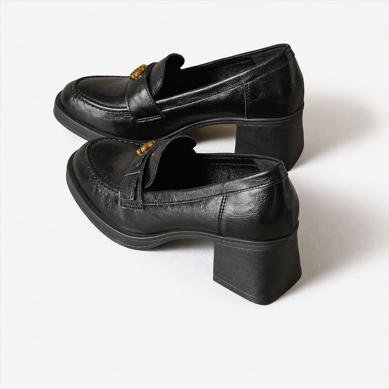 Mocassins pour femmes à talon carré et à enfiler