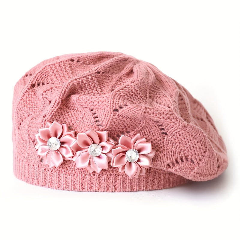 Damen-Strickbarett mit Blumenverzierung