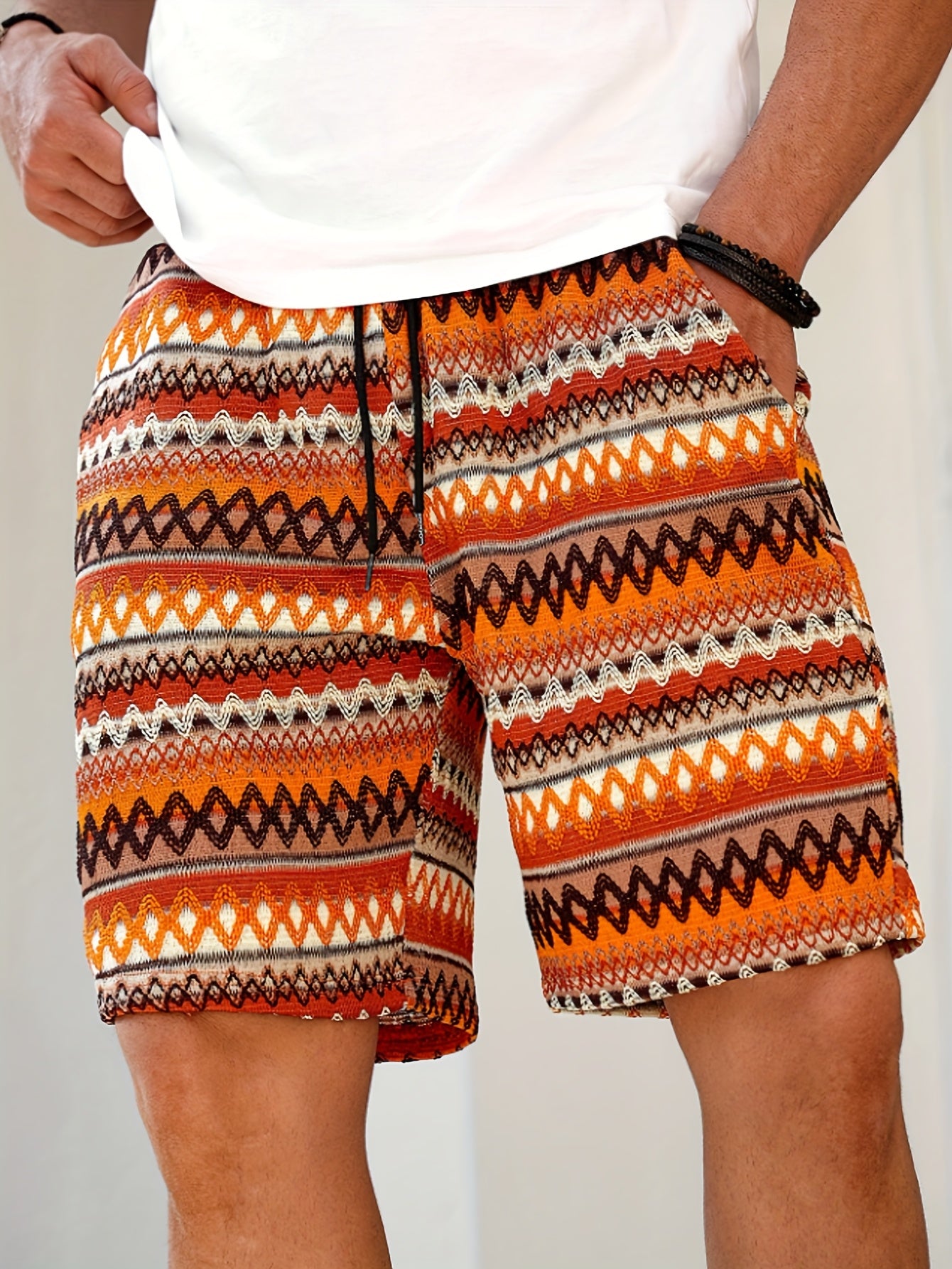 Shorts pour homme à imprimé tribal avec cordon de serrage