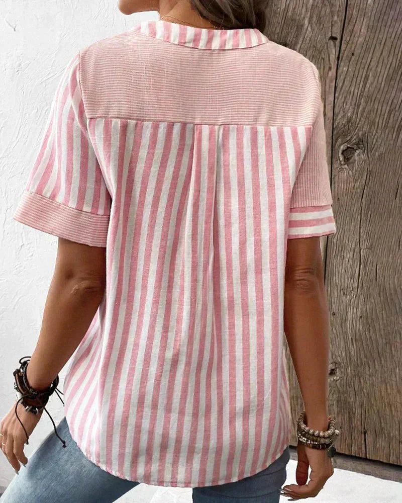 Damebluse med knapper og blandede striber