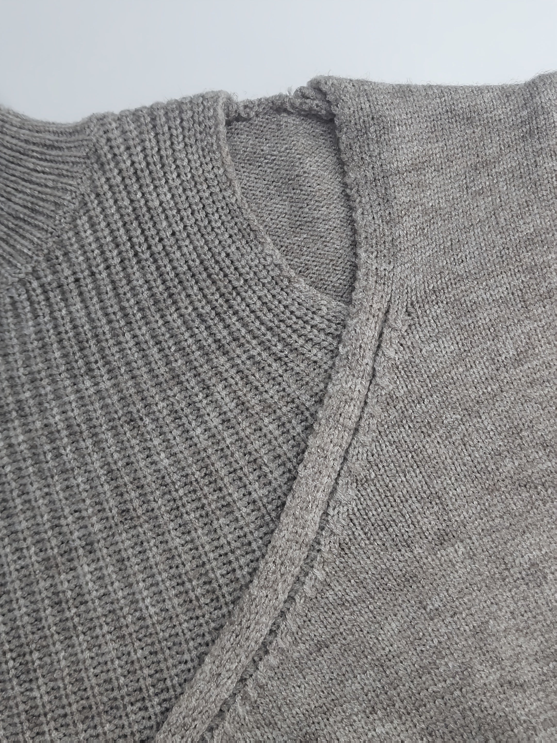 Damenpullover mit Rollkragen und offenen Schultern