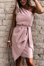 Damen Ein-Schulter-Kleid mit Wickeldetail und eleganter, figurbetonter Passform