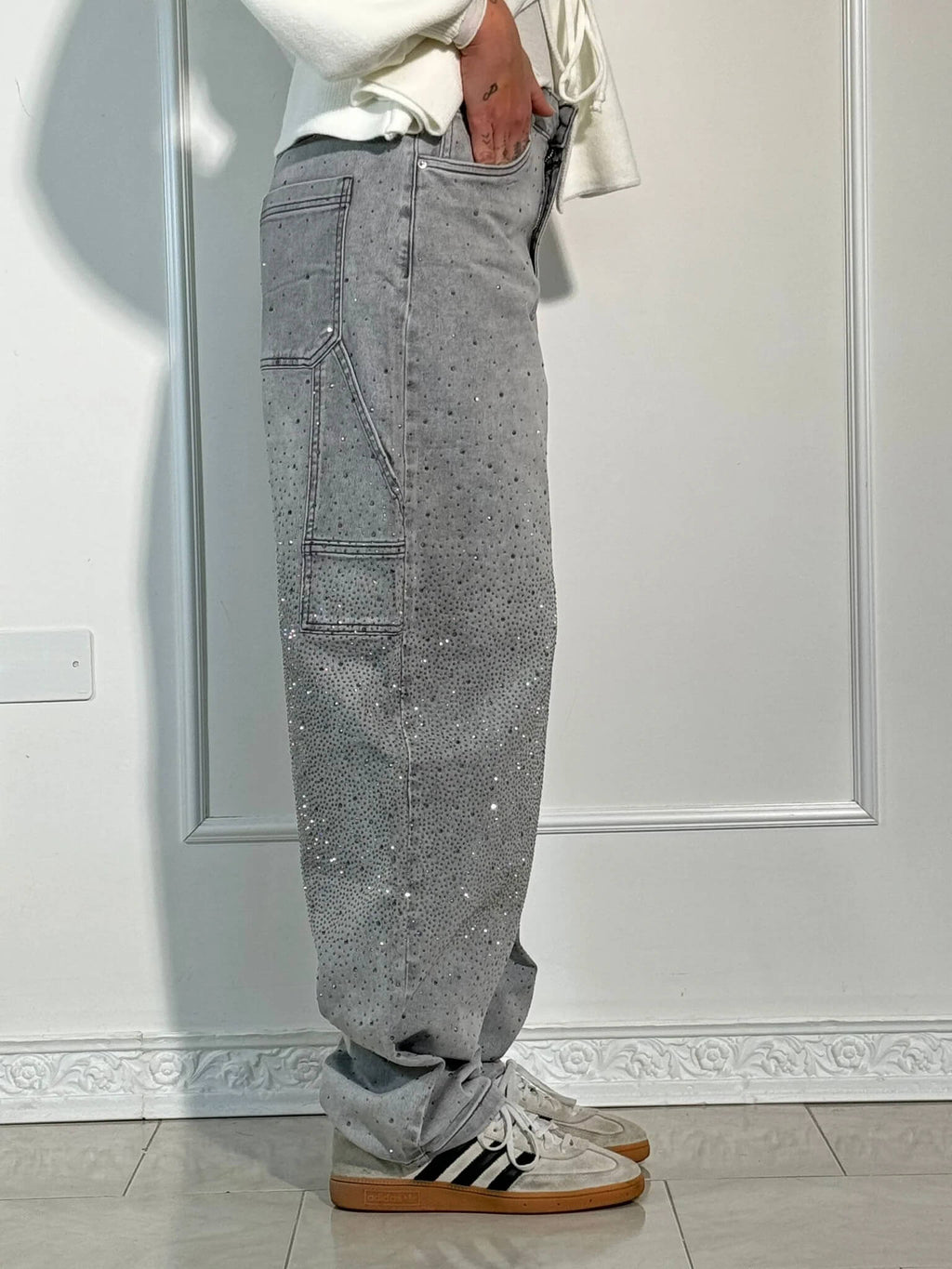 Damen-Jeans mit hohem Bund, geradem Bein und funkelnden Strasssteinen, komplett verziert