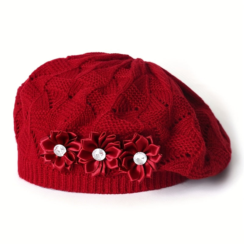 Damen-Strickbarett mit Blumenverzierung