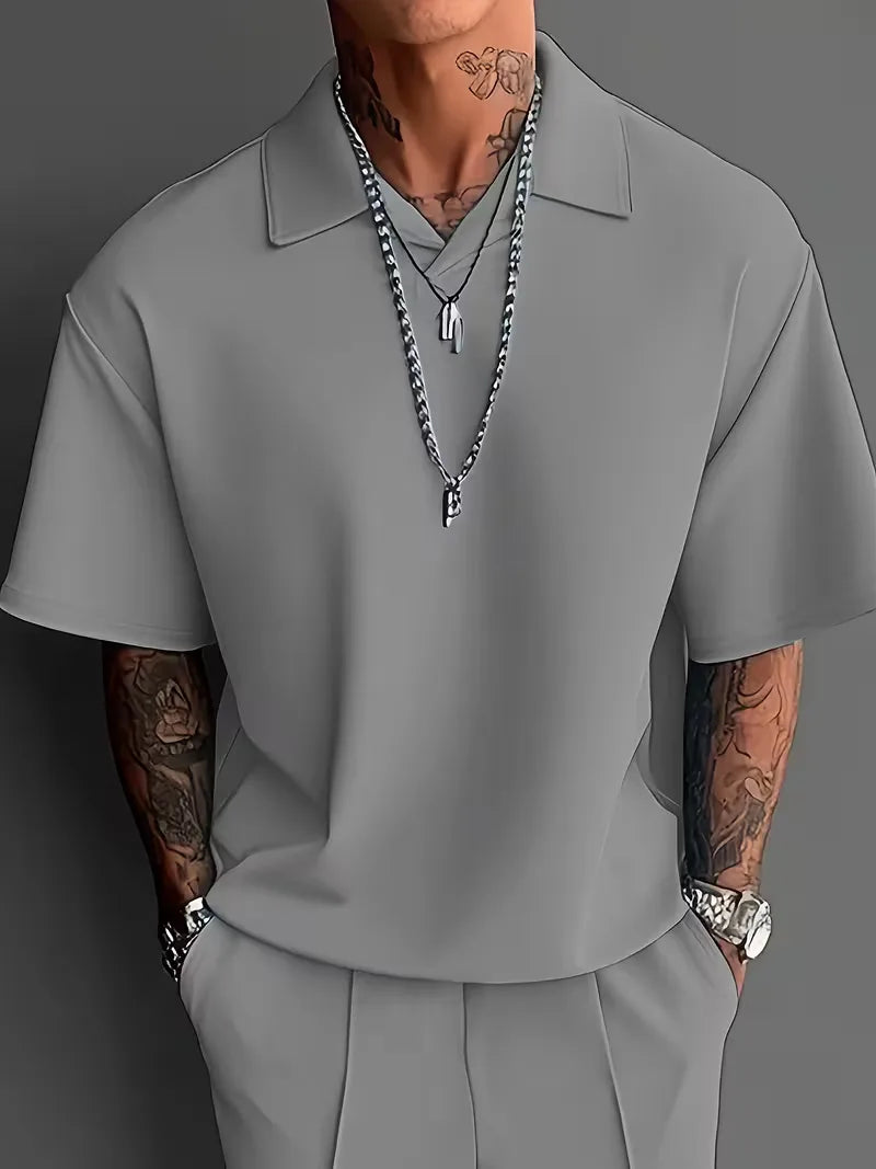 Herren Smart-Casual-Zweiteiler mit Poloshirt und geraden Hosenbeinen