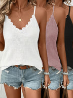 Women's Scalloped V-Neck Textured Knit Sleeveless Cami Top