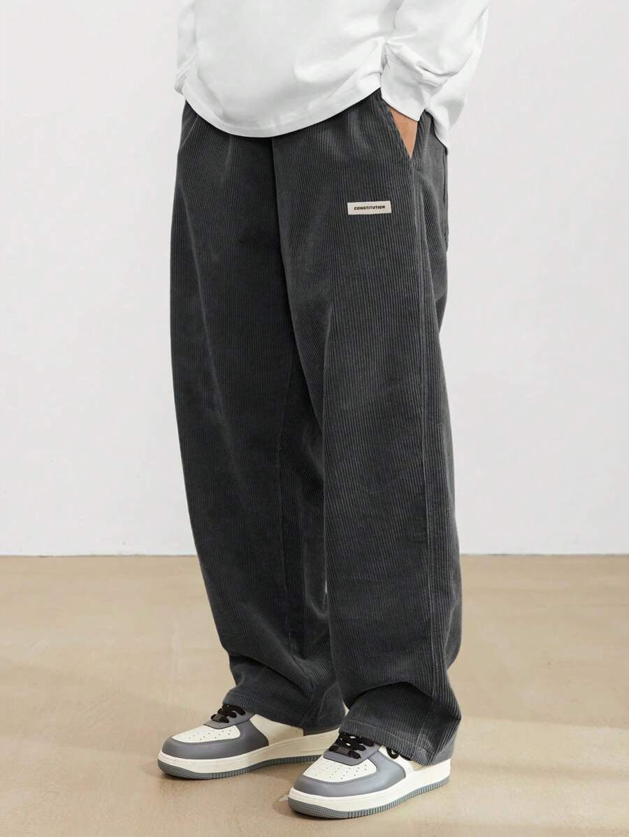Herren Cordhose mit weitem Bein, entspanntem Schnitt, elastischem Bund und vintage-inspiriertem Casual-Fit