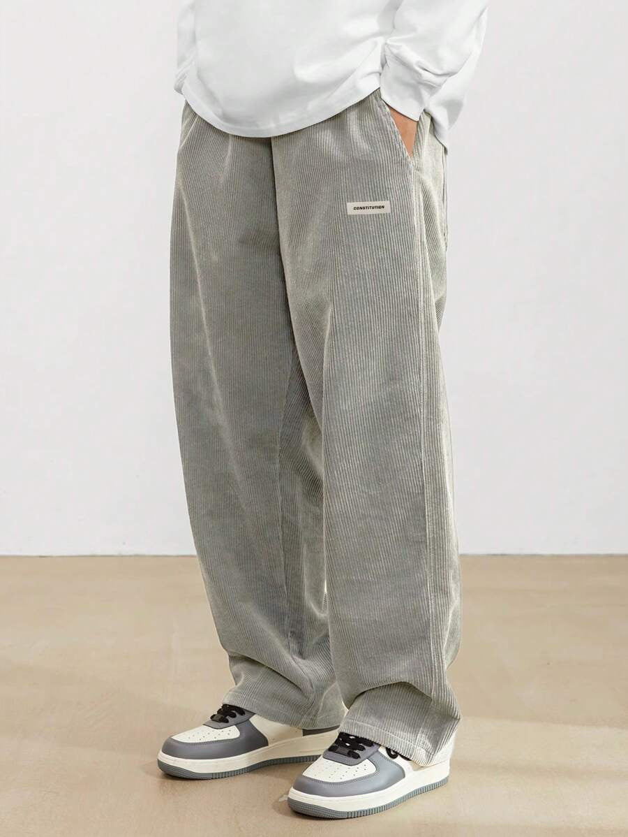 Herren Cordhose mit weitem Bein, entspanntem Schnitt, elastischem Bund und vintage-inspiriertem Casual-Fit