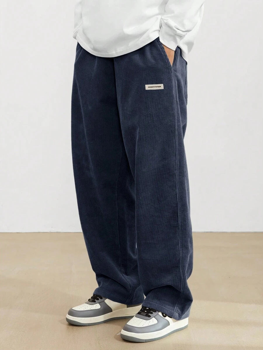 Herren Cordhose mit weitem Bein, entspanntem Schnitt, elastischem Bund und vintage-inspiriertem Casual-Fit
