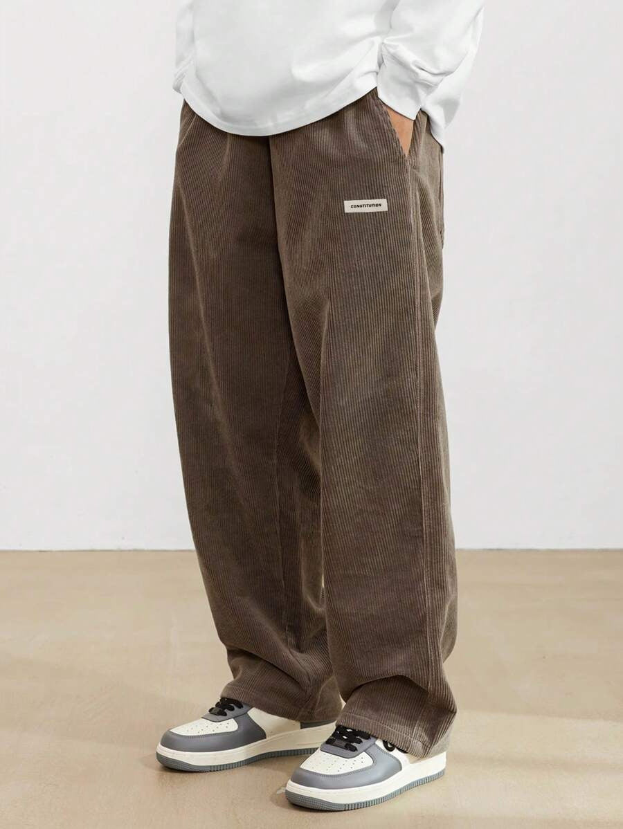 Herren Cordhose mit weitem Bein, entspanntem Schnitt, elastischem Bund und vintage-inspiriertem Casual-Fit
