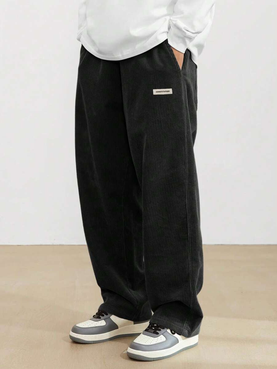 Herren Cordhose mit weitem Bein, entspanntem Schnitt, elastischem Bund und vintage-inspiriertem Casual-Fit