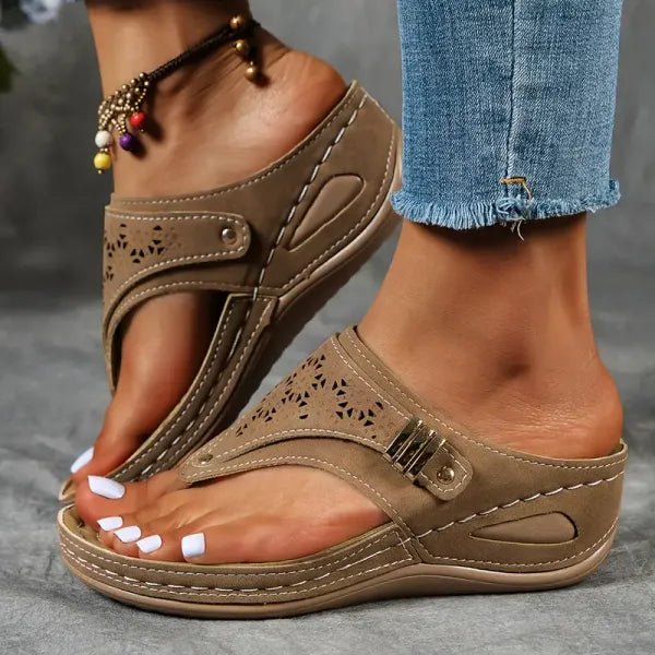 Sandales compensées confortables à enfiler pour femmes