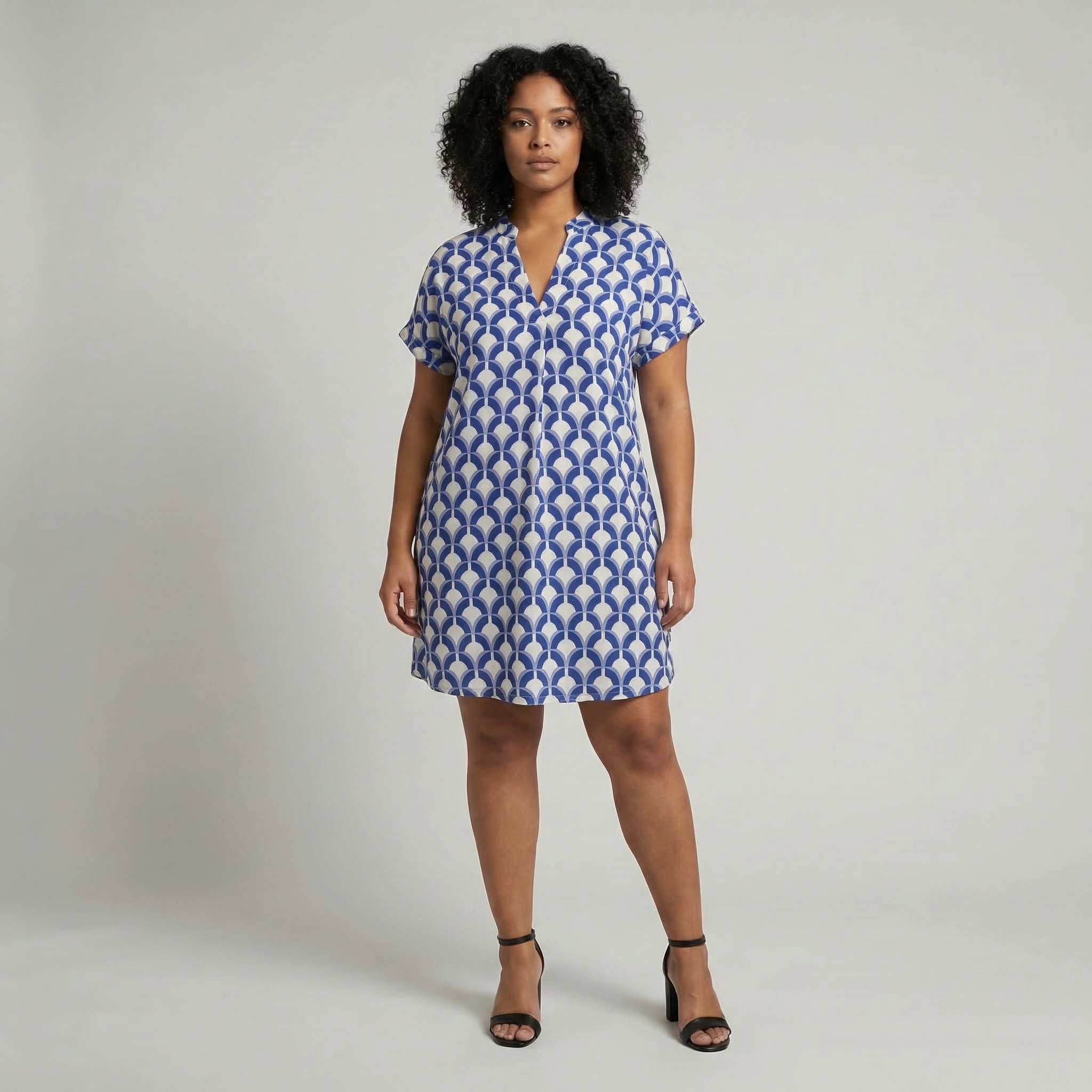 Women’s Oversized V-Neck Short Sleeve Geometric Print Top