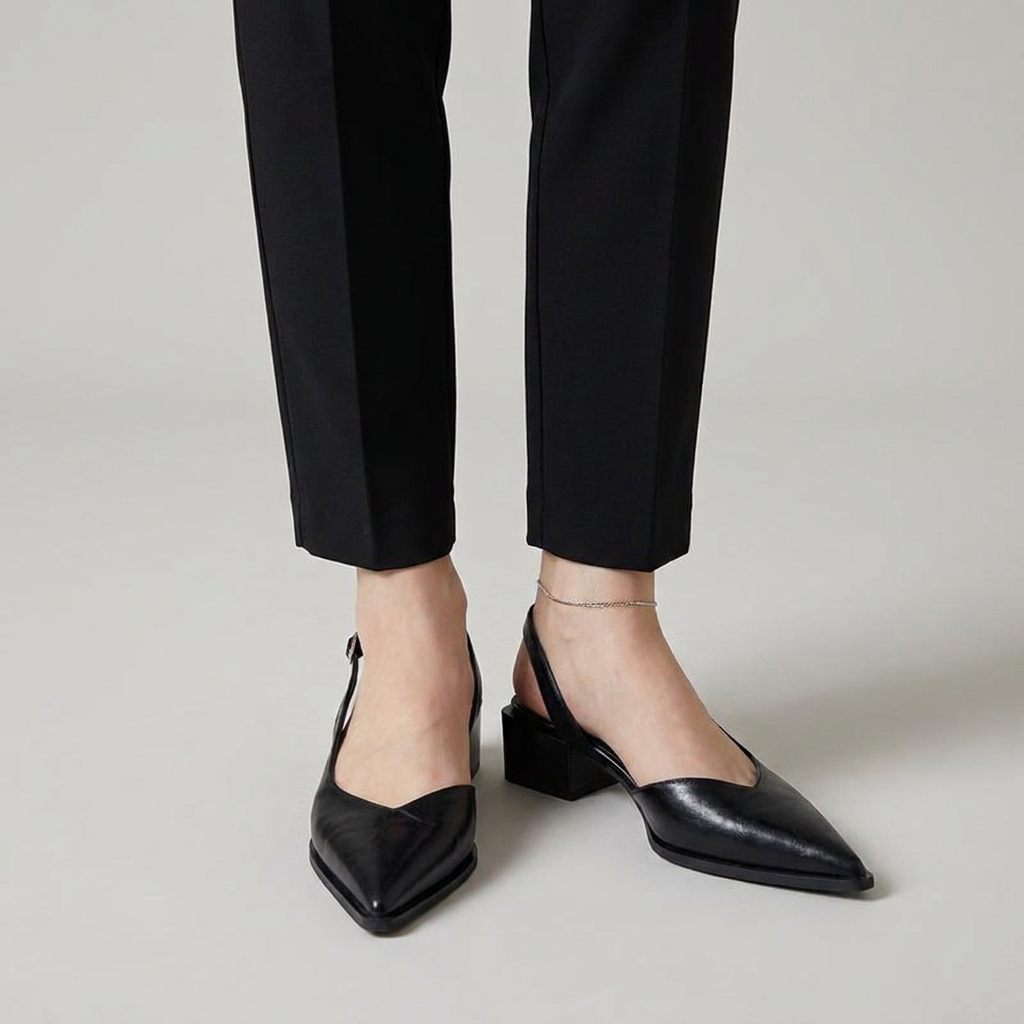 Tacones de mujer con puntera puntiaguda y tira trasera