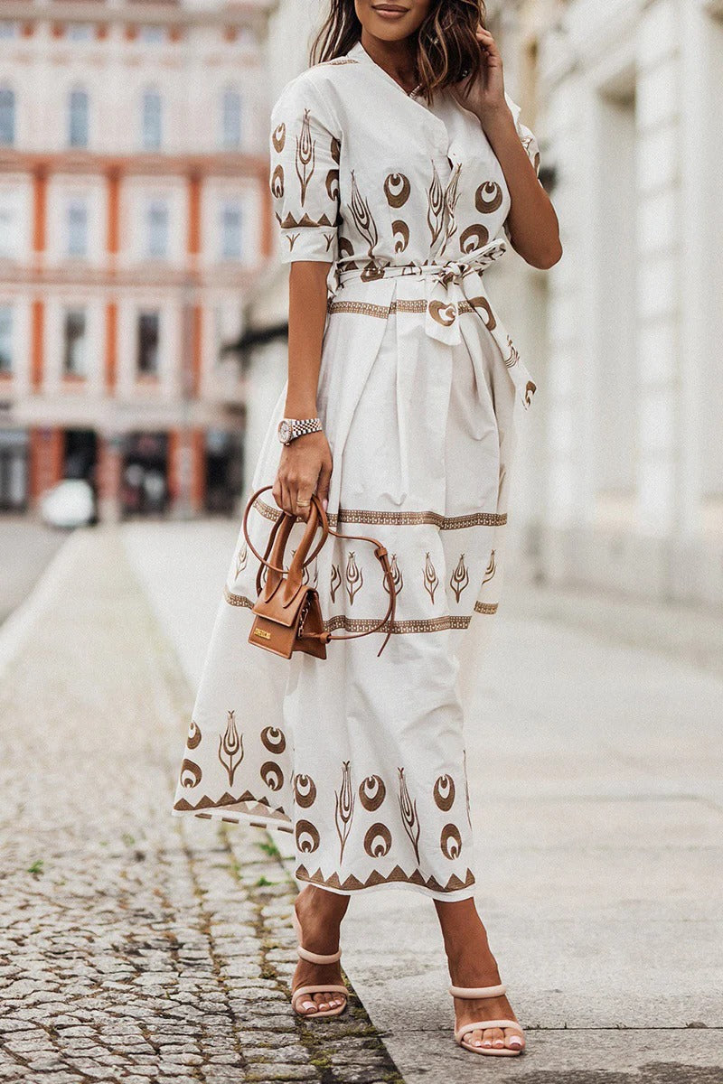 Robe midi imprimée ceinturée avec col montant et jupe fluide pour femme