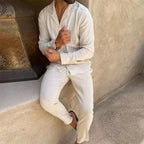 Herren Leinen-Zweiteiler mit lockerer Passform und elegantem Sommerstil