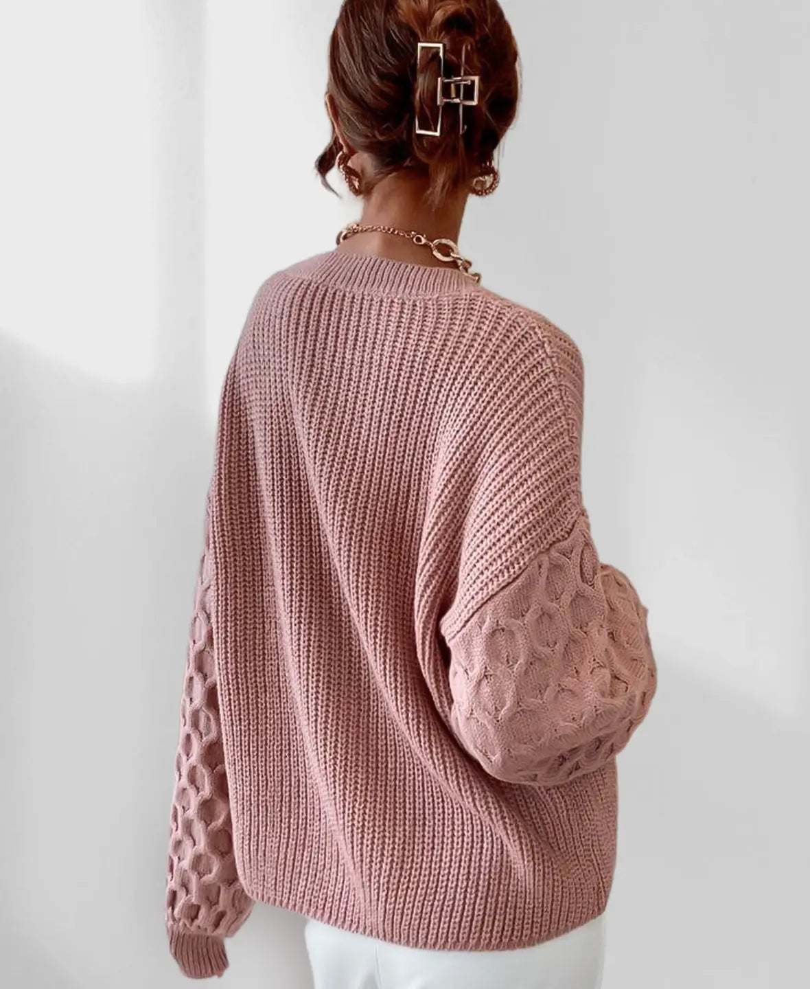Strikket sweater til kvinder med struktur og ballonærmer