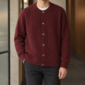 Herrecardigan med kabelstrik og knapper