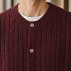 Herrecardigan med kabelstrik og knapper
